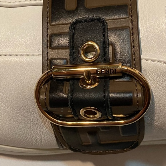 Fendi Signature white leather sneakers - Picture 6 of 8